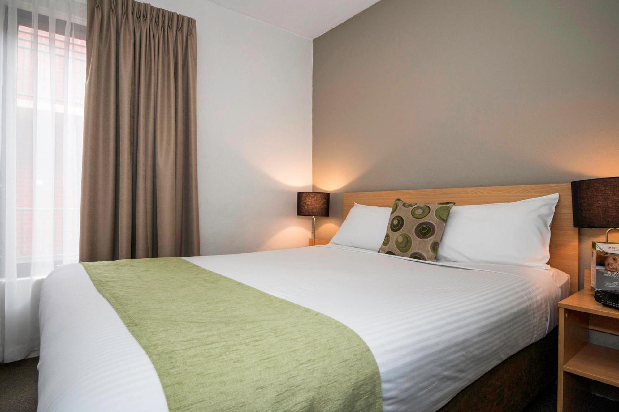 Two-bedroom apartment queen - queen